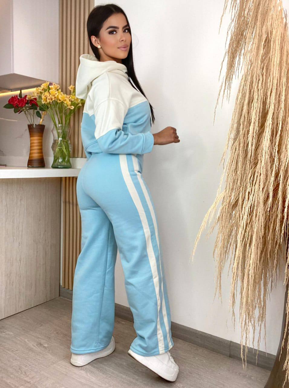 gid://shopify/MediaImage/41238618046753